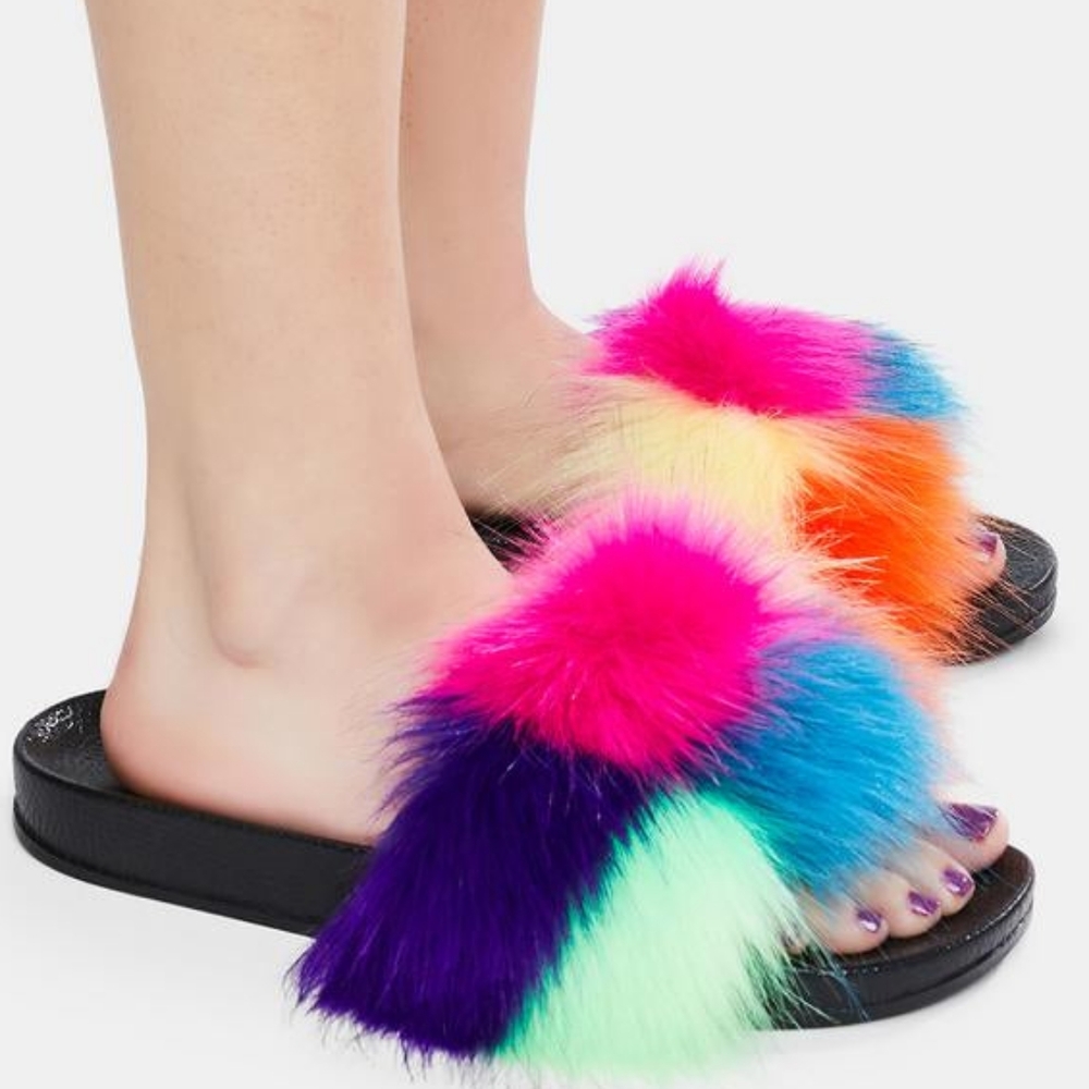 👣LIKE A RAINBOW 🌈Fuzzy Slippers🇺🇲 footwear